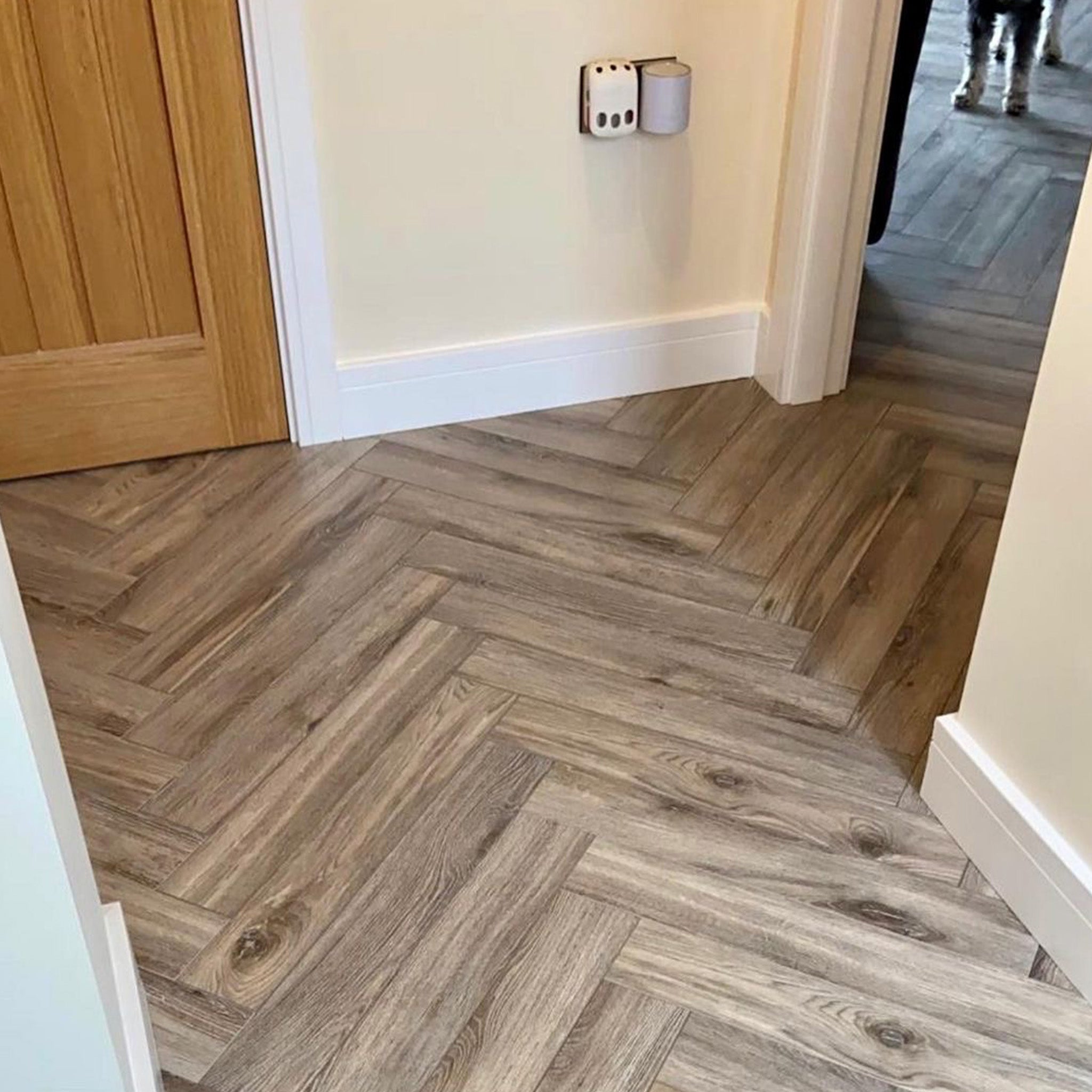 volcanic-oak-12mm-herringbone-laminate-lifestyle-5