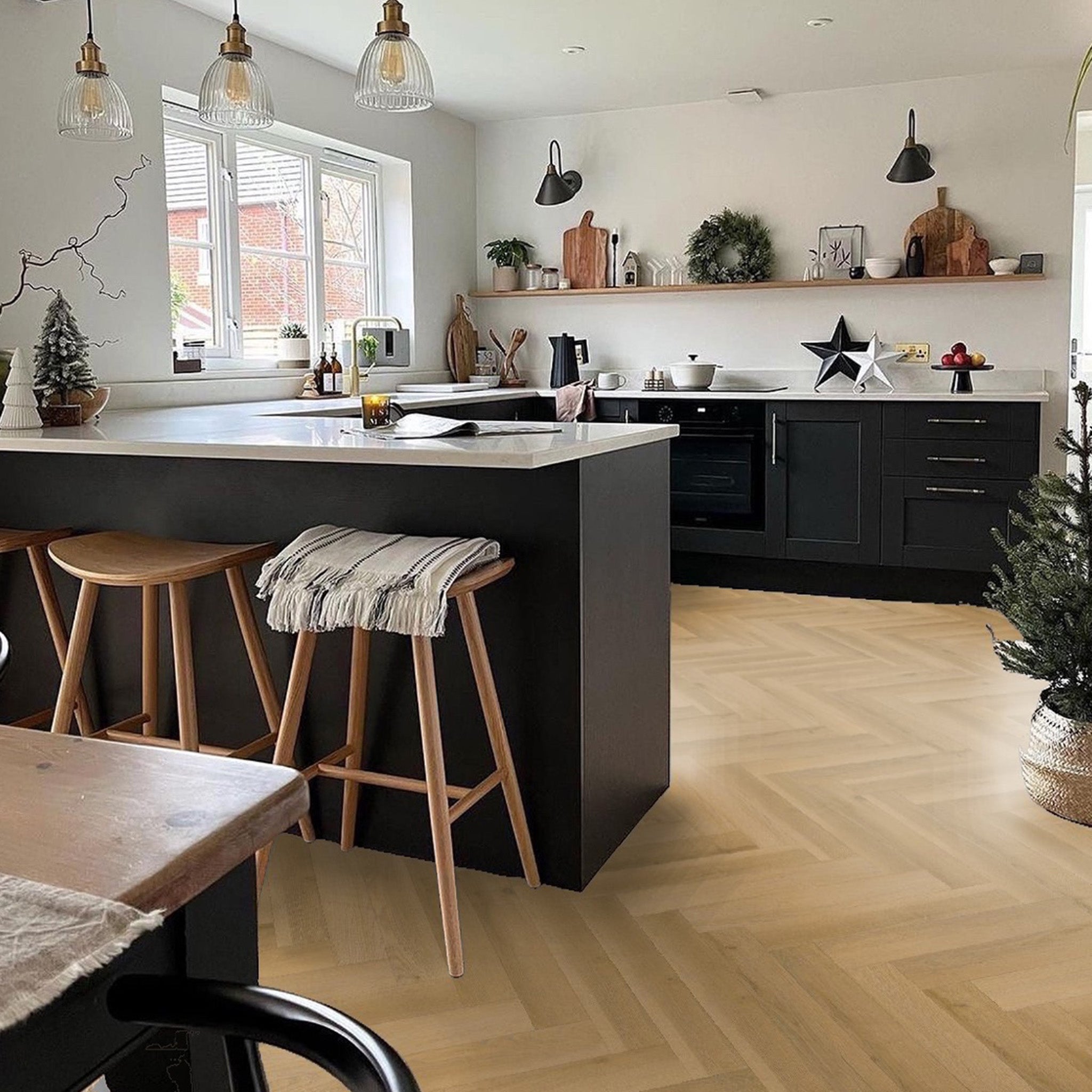 warren-oak-12mm-herringbone-laminate-lifestyle-1